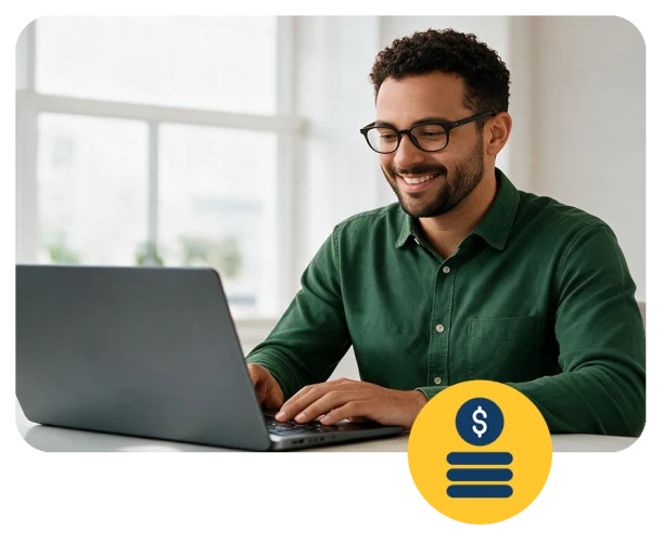 Profissional do financeiro usando o Acadesc Web no notebook